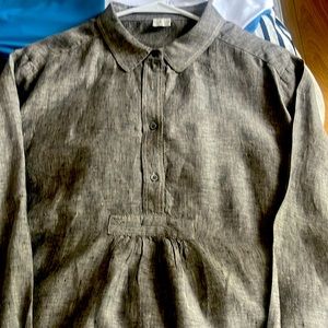 Poetry long sleeve gathered. Charcoal in color.